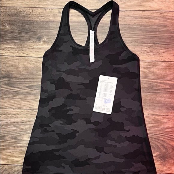 Lululemon Aligns Camo + Racerback Tank - Picture 5 of 8